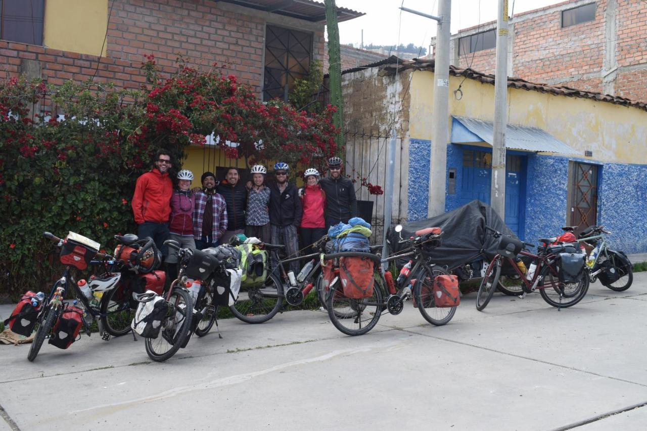 Monkeywasi Climbing Hostel Huaraz  Exterior photo